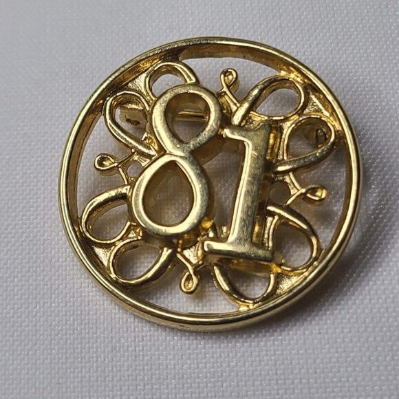 Vintage 1981 Avon President's Club Gold Tone Brooch Pin Award - Picture 2 of 5